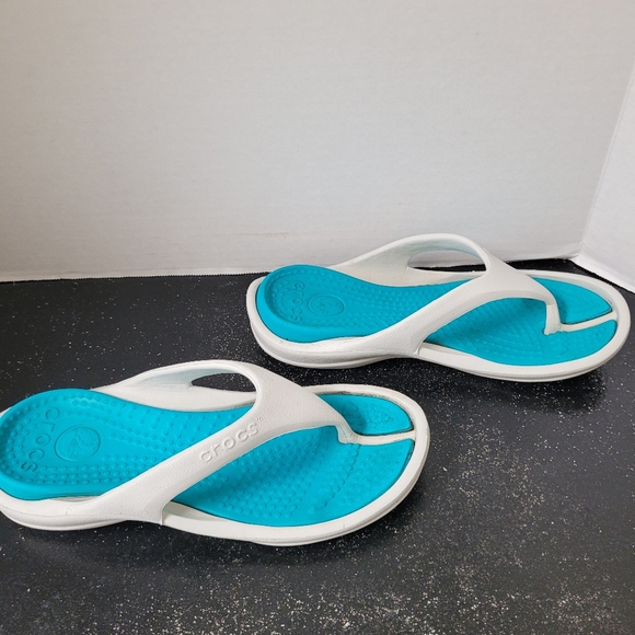 Crocs Off White and Blue Flip Flops - Picture 3 of 5